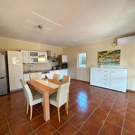 Angelina Apartment